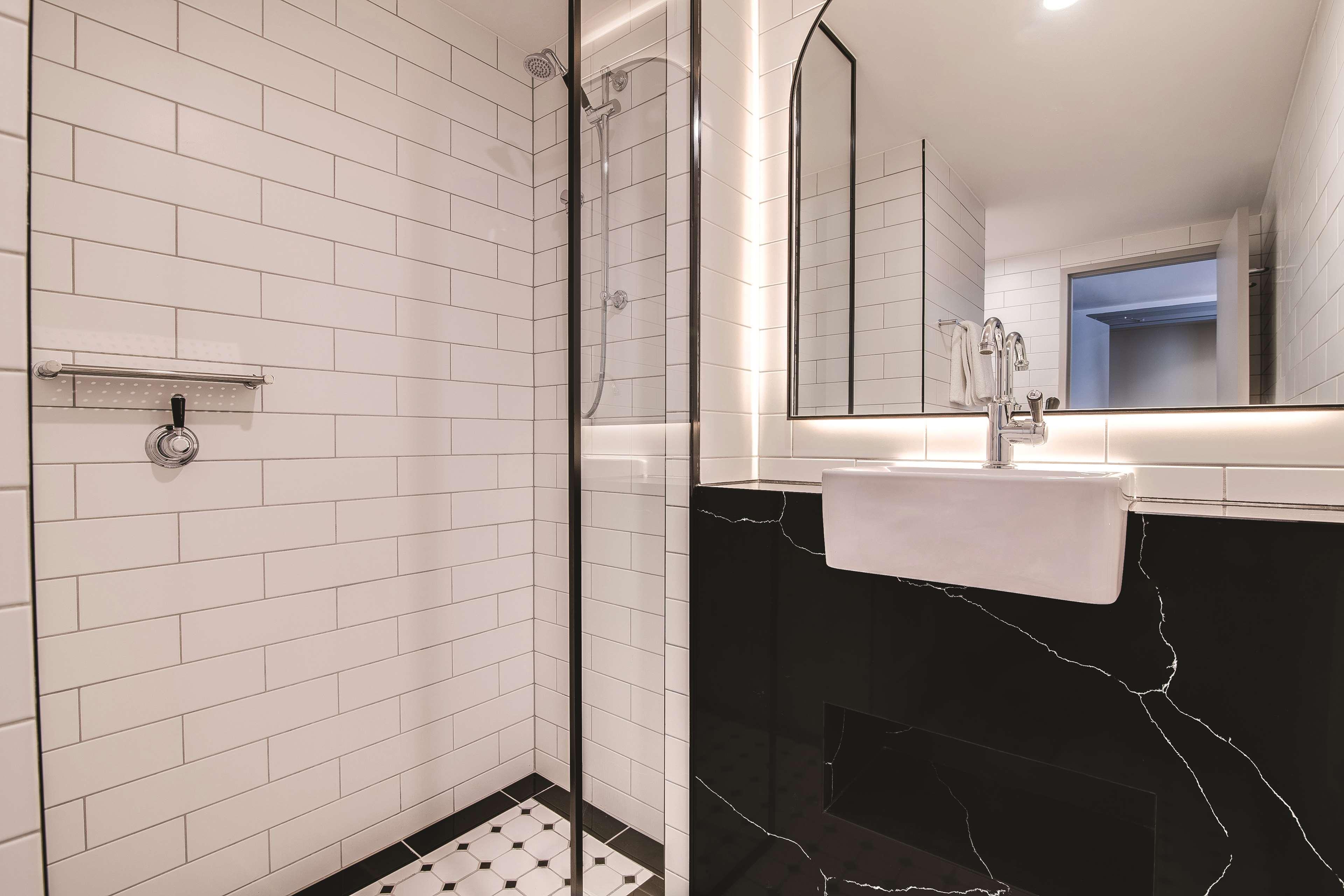 The Savoy On Little Collins Hotel Melbourne