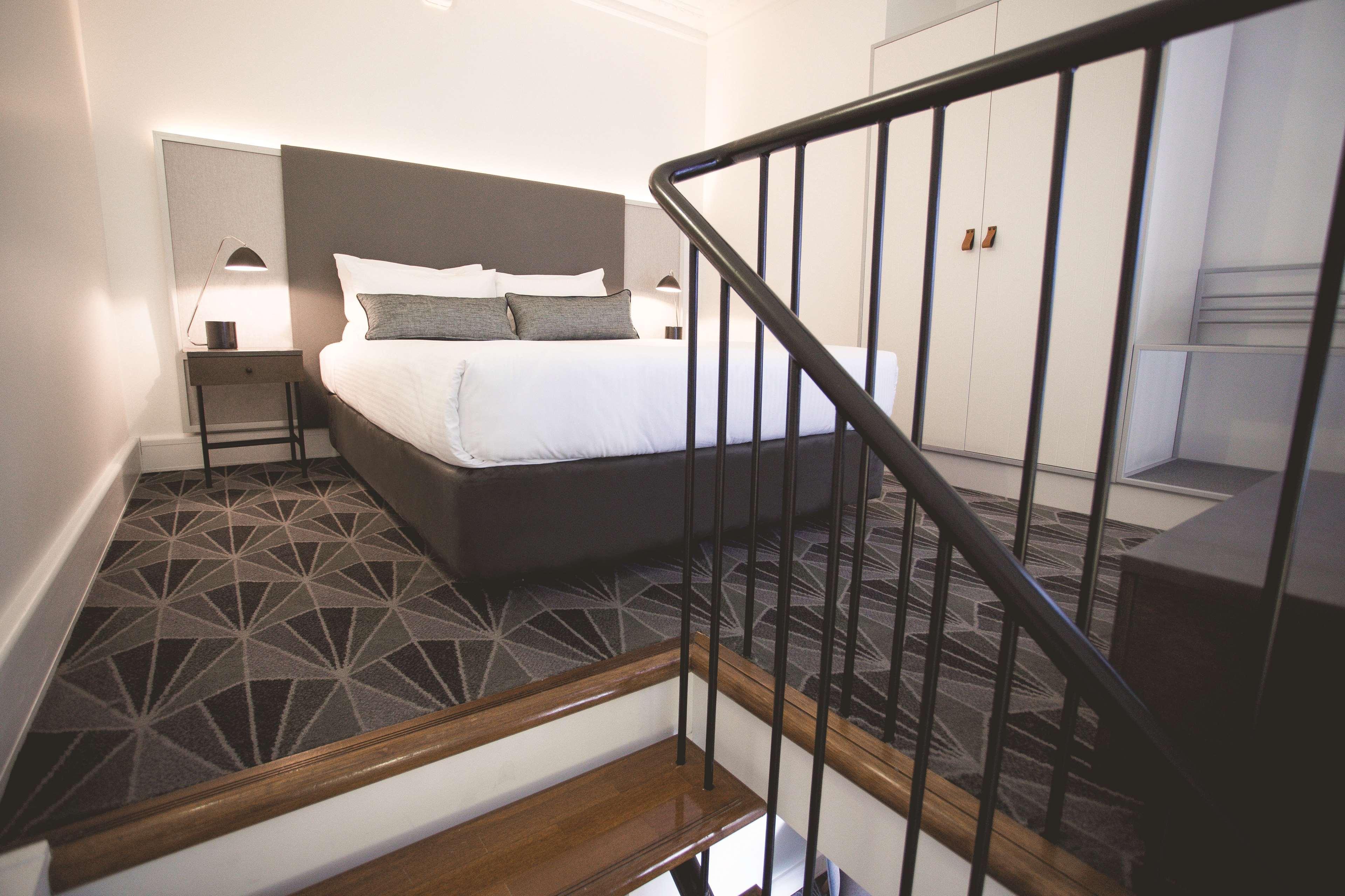 The Savoy On Little Collins 4*