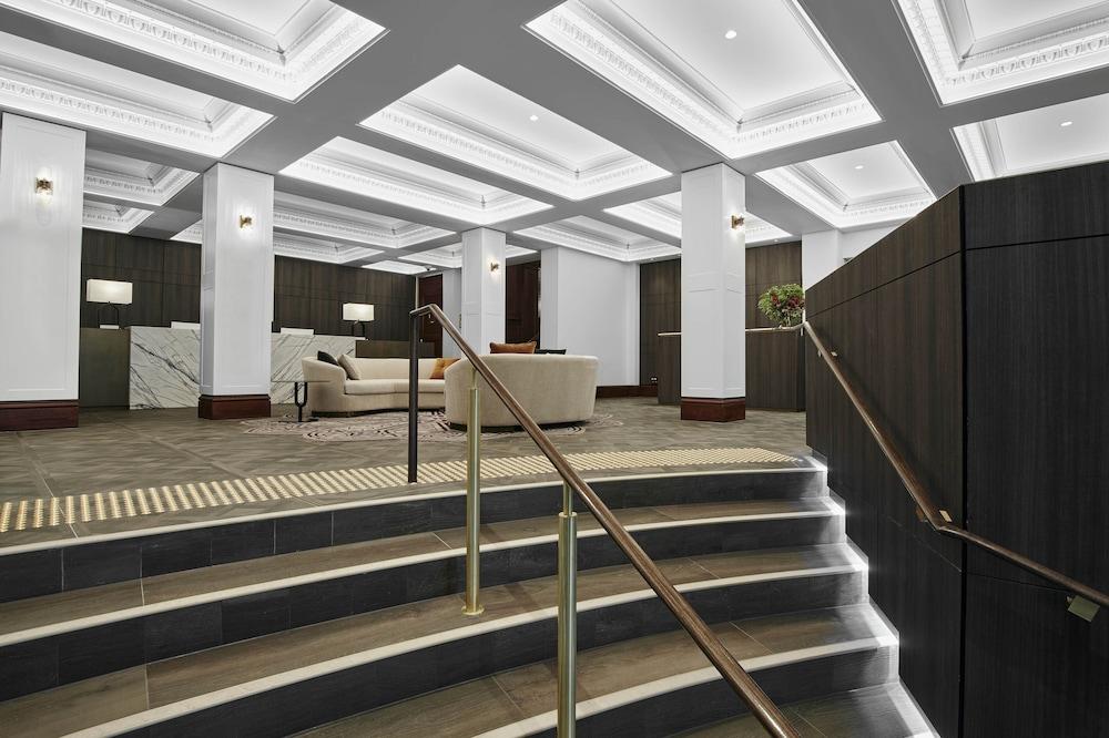 Rendezvous Hotel 4*