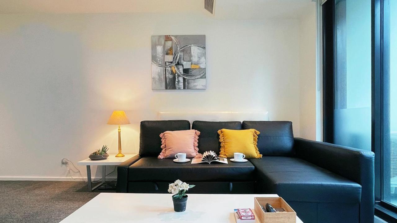 Apartment One 2b2b1c By Goodlive Melbourne