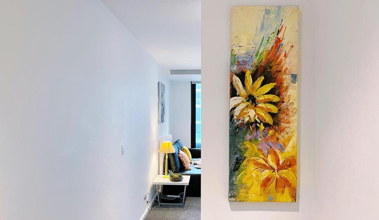 Apartment One 2b2b1c By Goodlive Melbourne