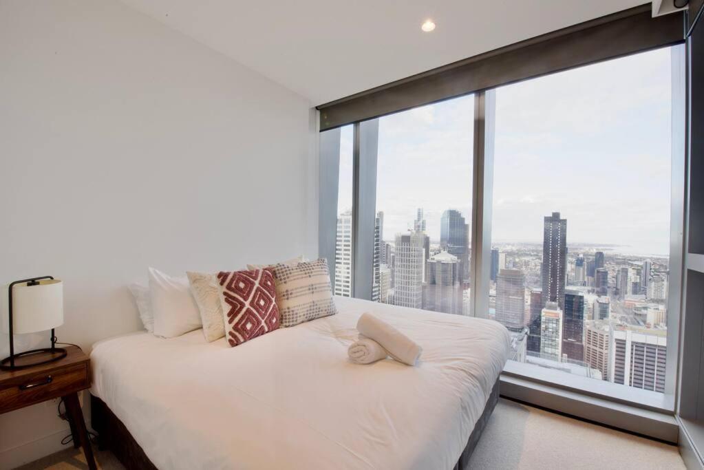 Rest Collection Sky High As West Side Place Apartment