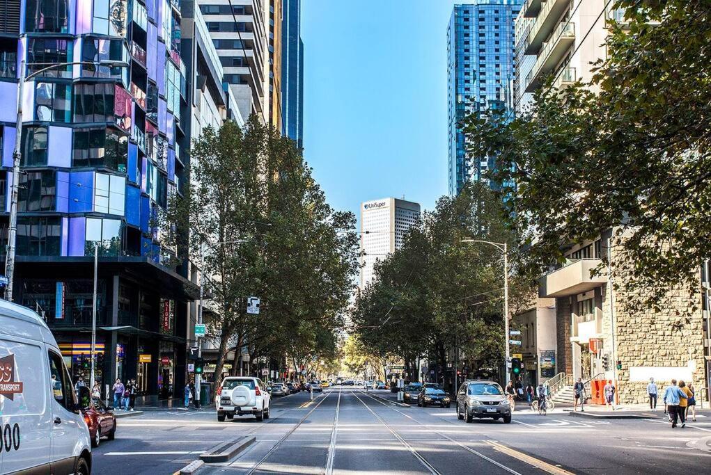 Lovely 2 Bed In Cbd Apartment Melbourne