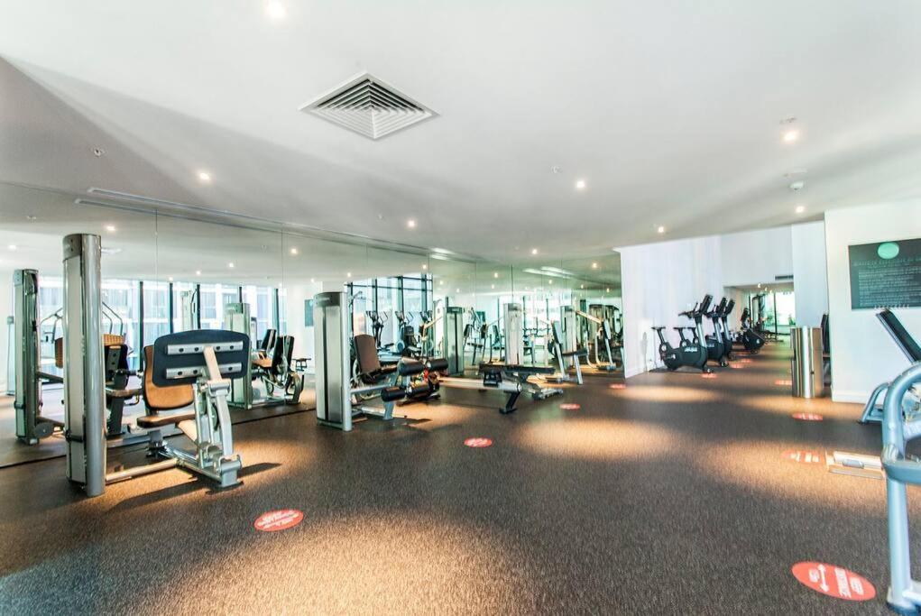 Lovely 2 Bed In Cbd Apartment Melbourne