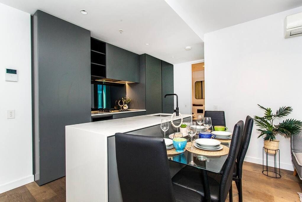 Lovely 2 Bed In Cbd Melbourne