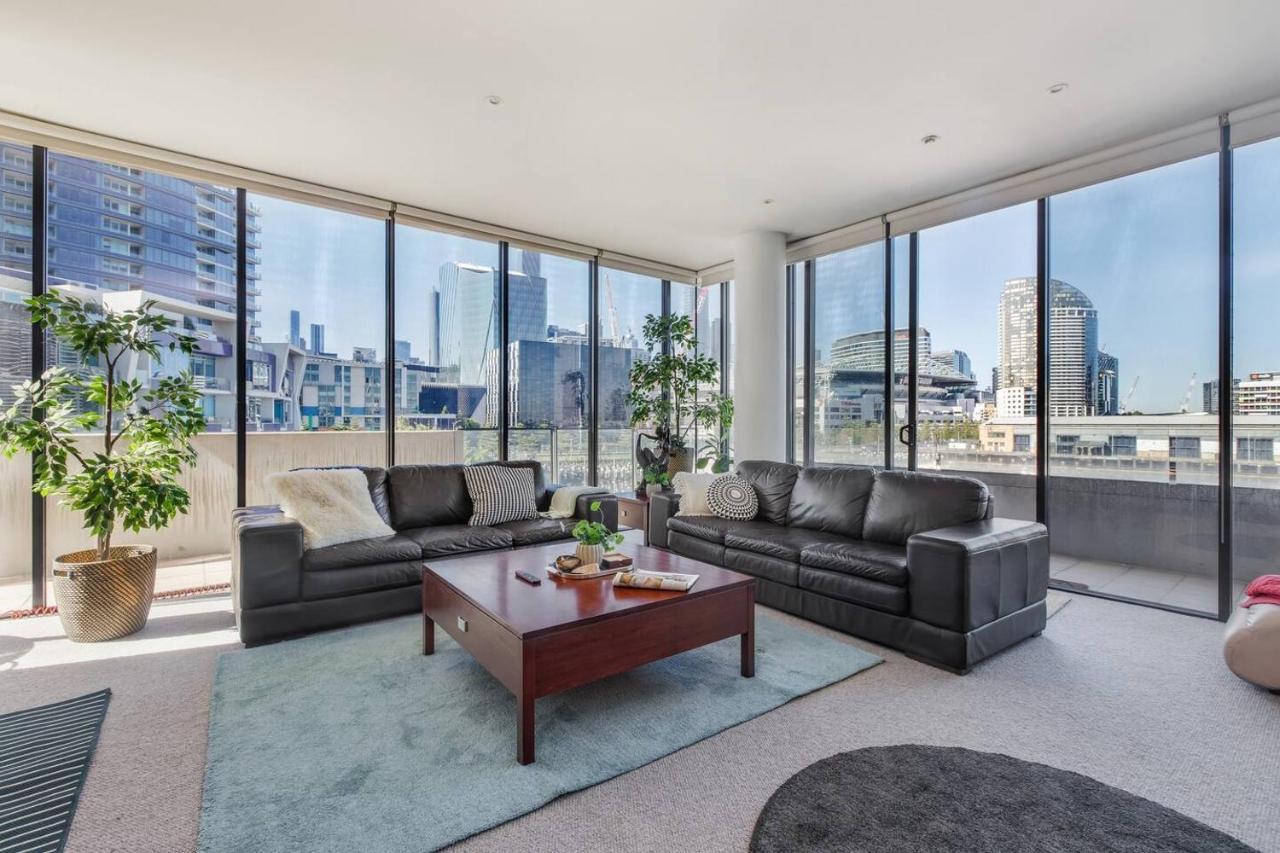 Apartment 'the View At Docklands' Style Living Melbourne