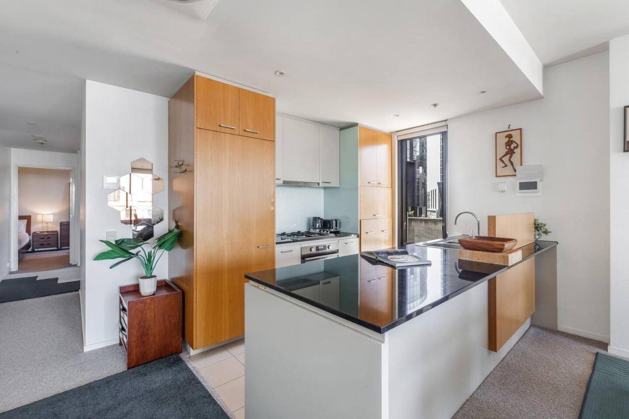 'the View At Docklands' Style Living Apartment *