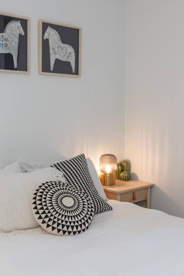 'the View At Docklands' Style Living Apartment