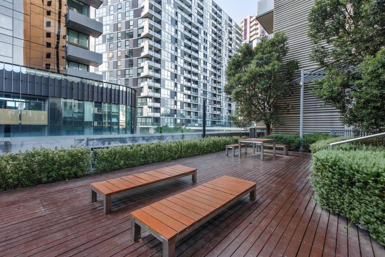 Apartment 'the View At Docklands' Style Living Melbourne