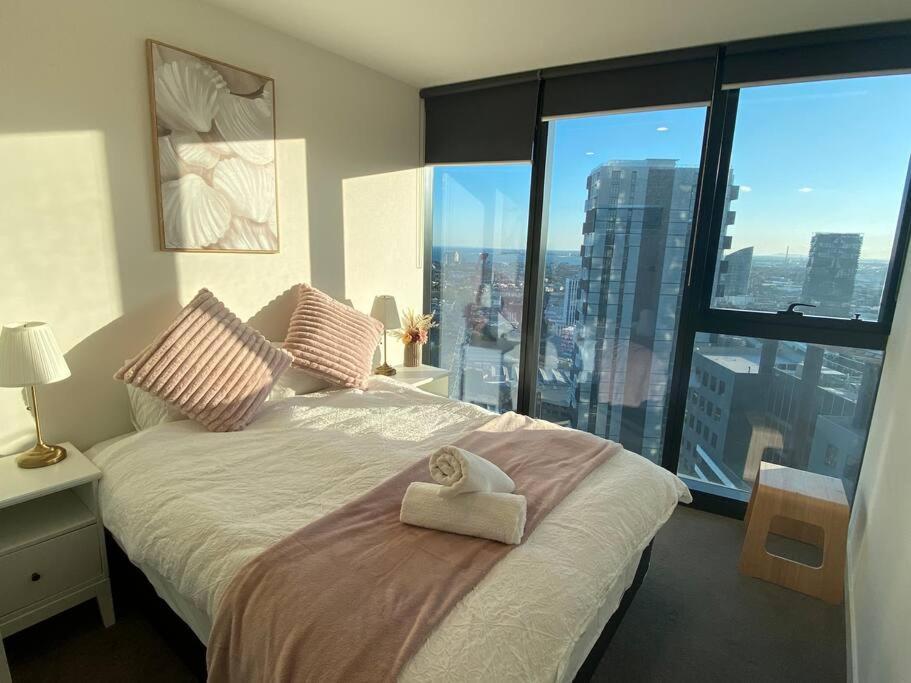 Stunning View 2bdr Apt Southbank Apartment *