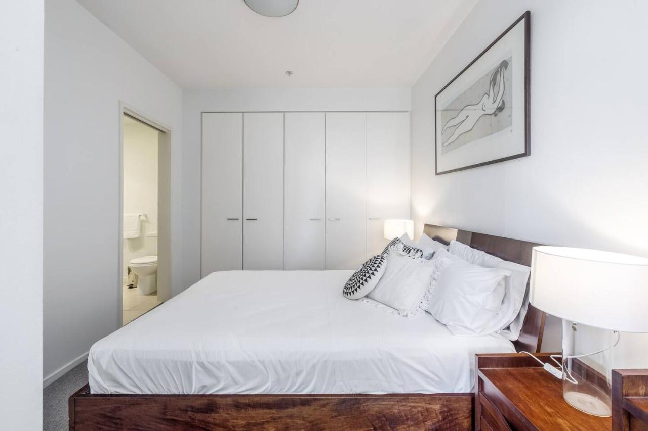'the View At Docklands' Style Living