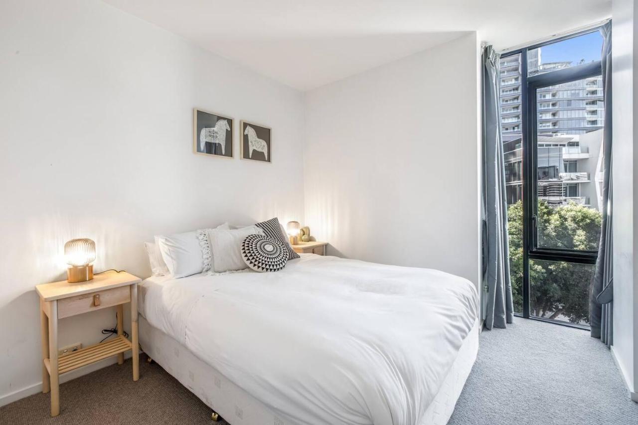 Apartment 'the View At Docklands' Style Living Melbourne