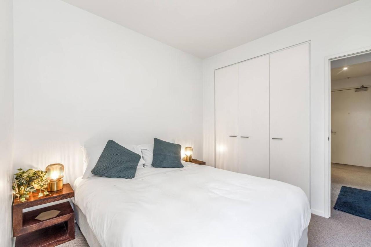 'the View At Docklands' Style Living * Melbourne