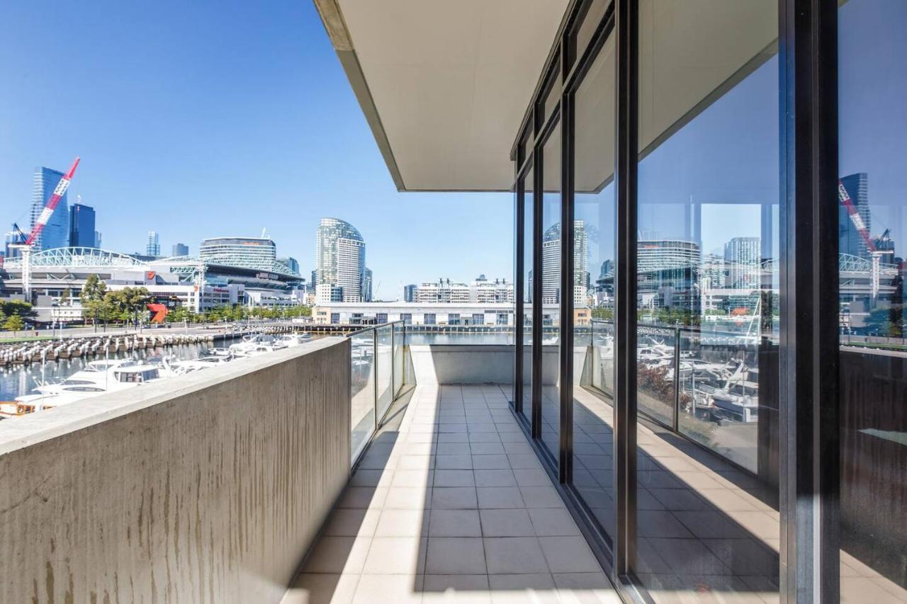 'the View At Docklands' Style Living Apartment *