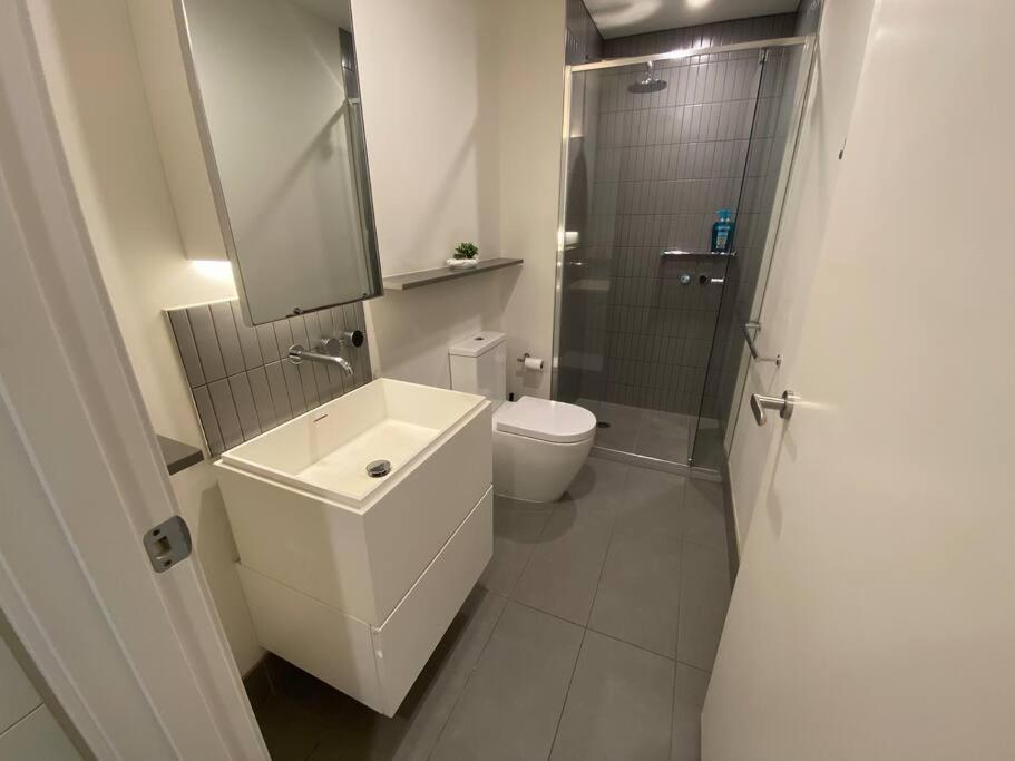 Stunning View 2bdr Apt Southbank Apartment