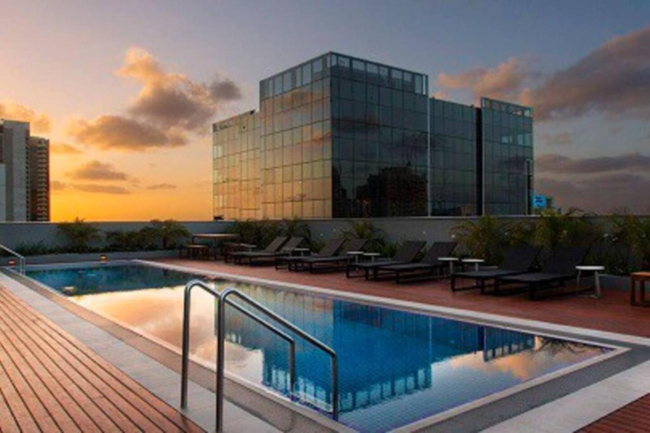 Apartment Cbd Serenity With Luxury Rooftop Pool And Parking Melbourne