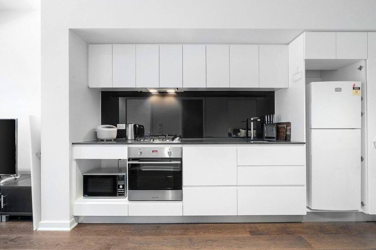 Apartment Cbd Serenity With Luxury Rooftop Pool And Parking