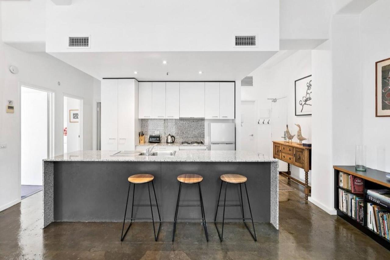 New York Style Loft On Flinders Lane With Parking