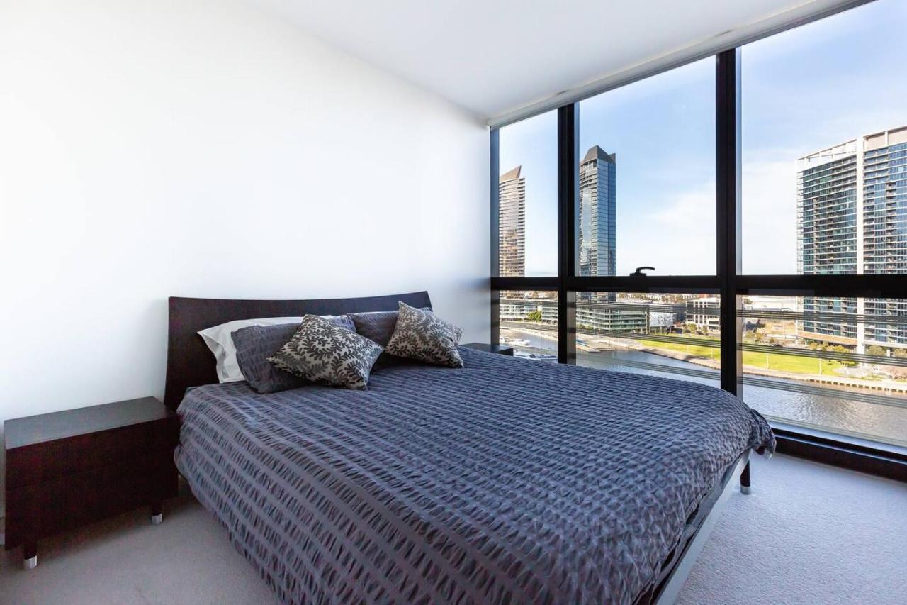 On The River - A Resort-style Retreat In Docklands * Melbourne