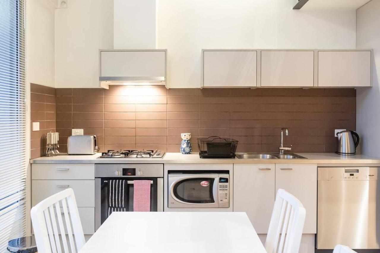 New York Lofted Cbd Retreat With Pool And Parking