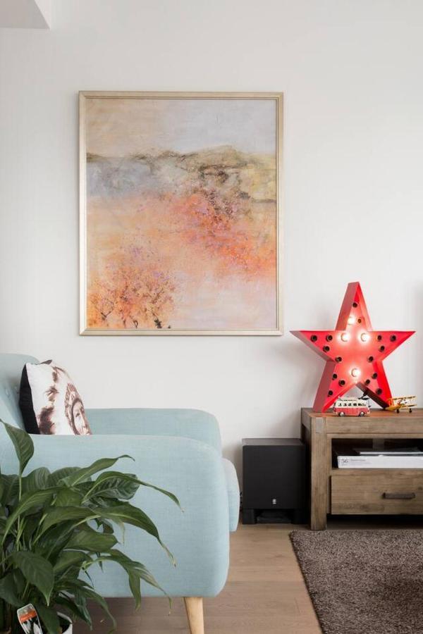 Modern Magic On Yarra River With Amenities *