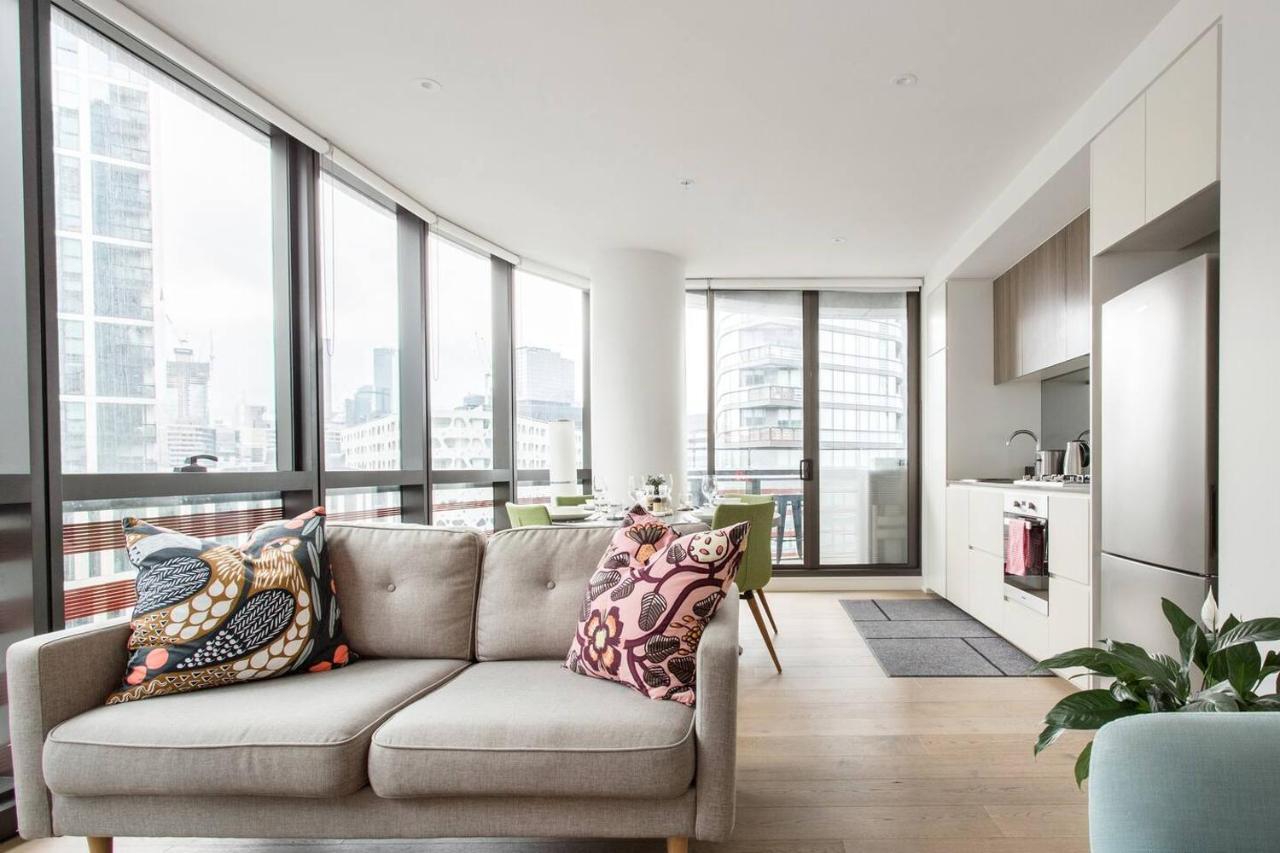 Modern Magic On Yarra River With Amenities