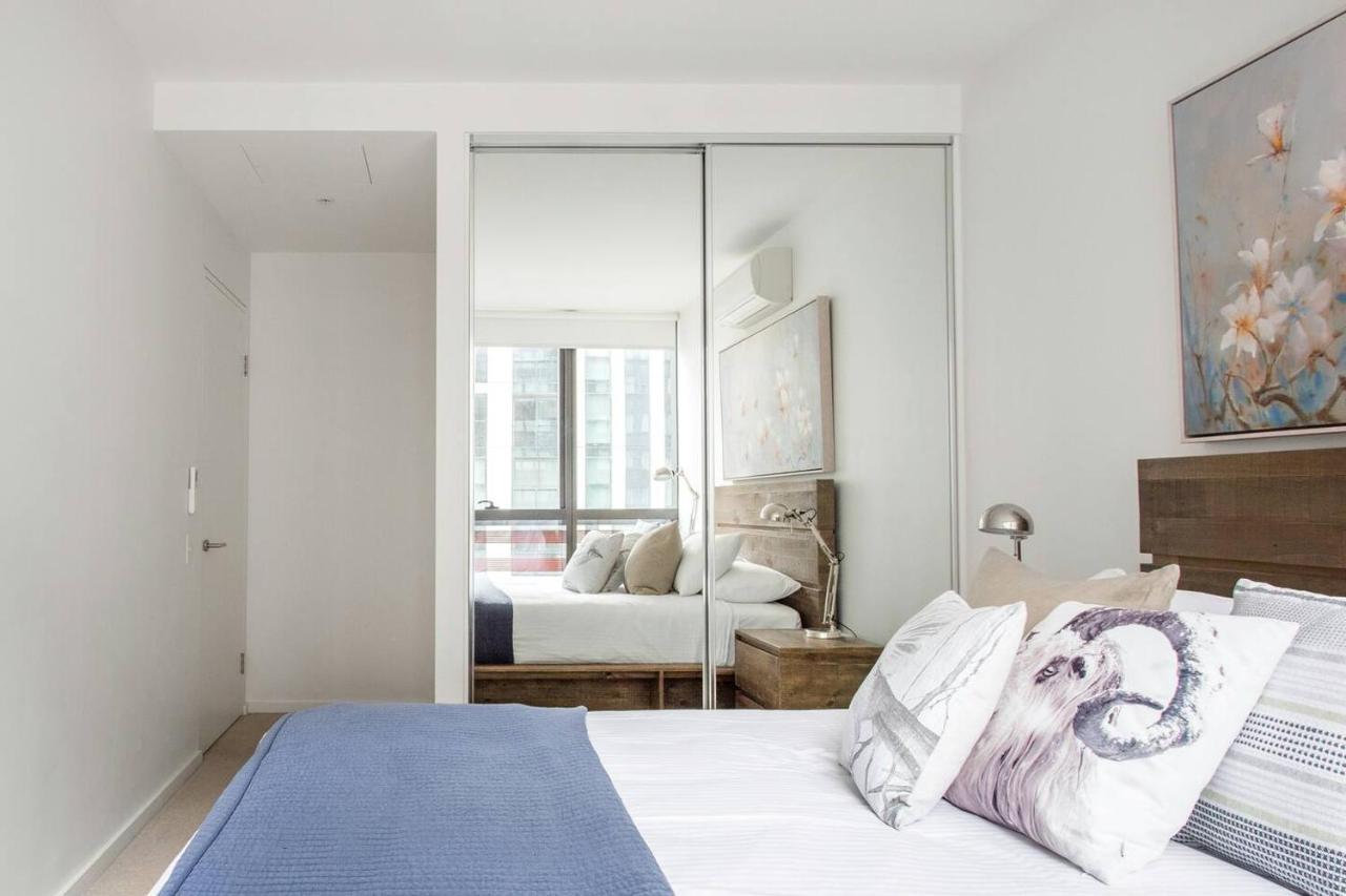 Apartment Modern Magic On Yarra River With Amenities Melbourne