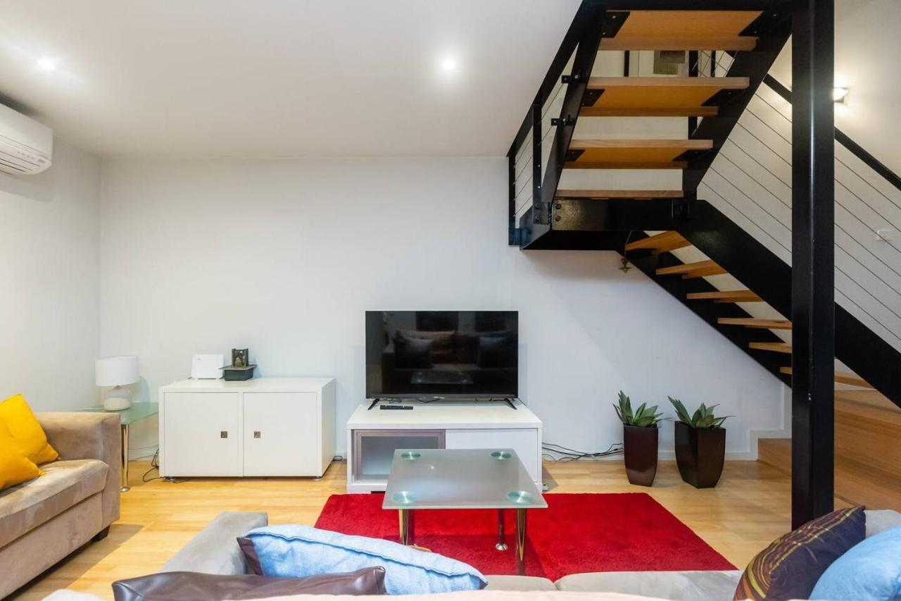 Apartment New York Lofted Cbd Retreat With Pool And Parking *