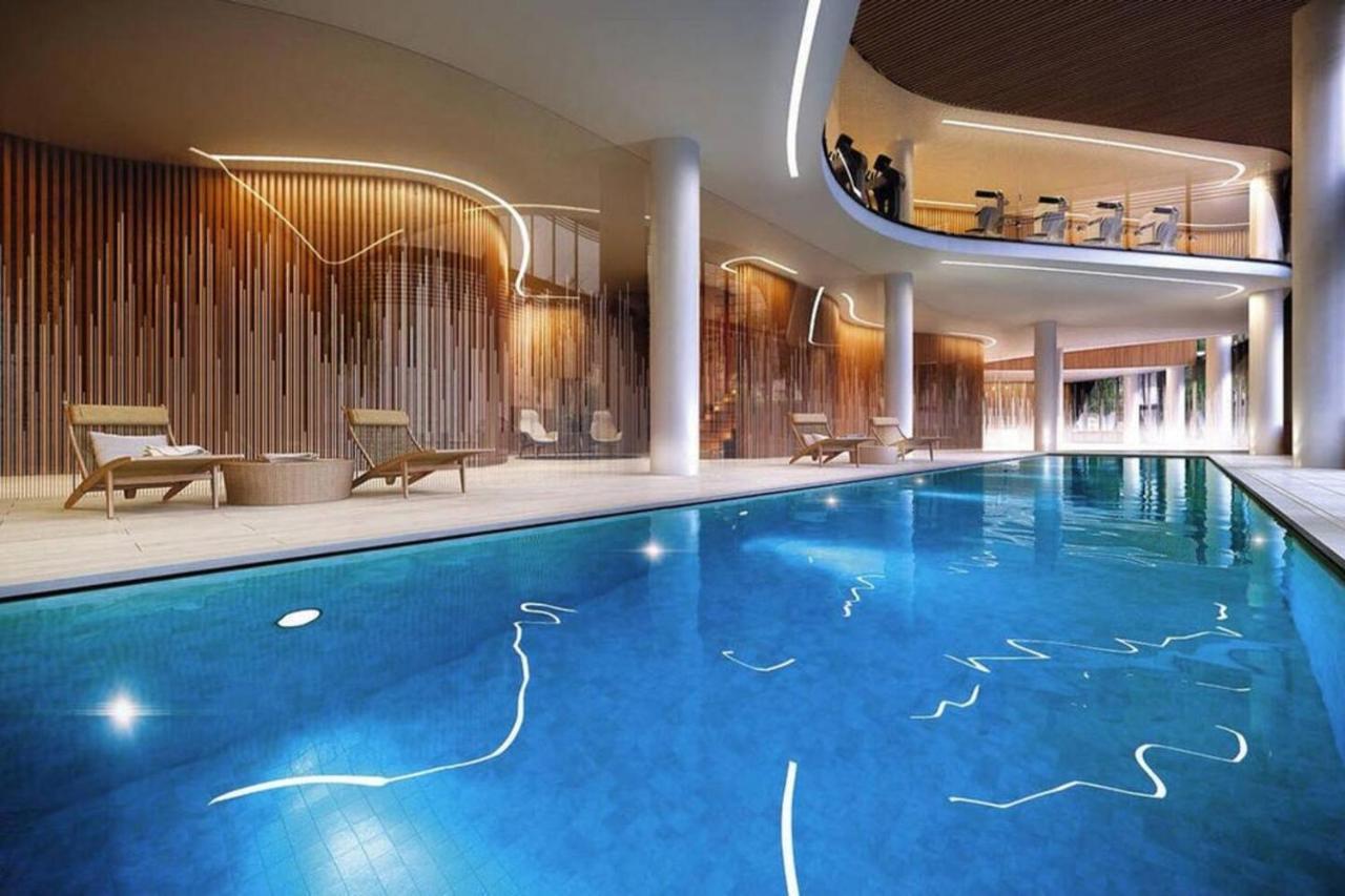 On The River - A Resort-style Retreat In Docklands Apartment Melbourne