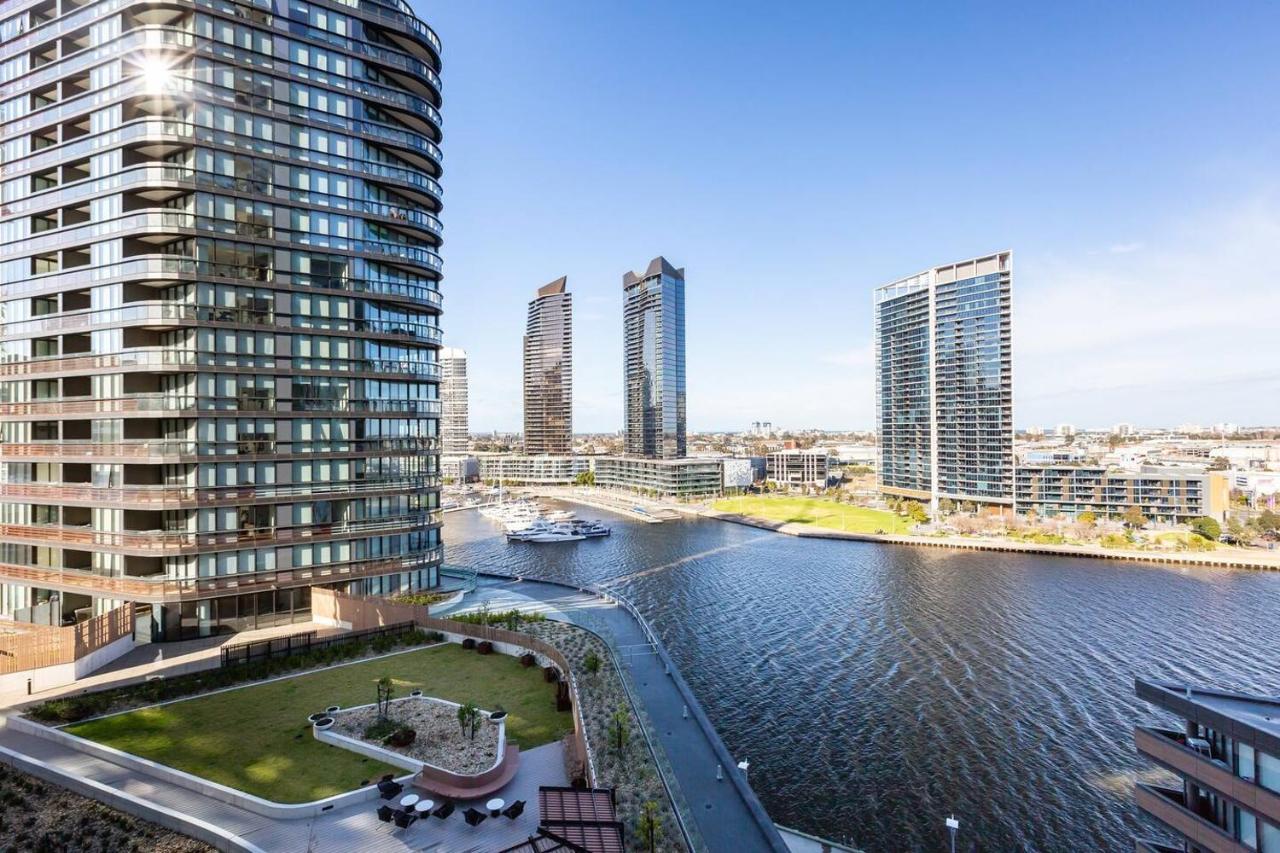On The River - A Resort-style Retreat In Docklands Apartment