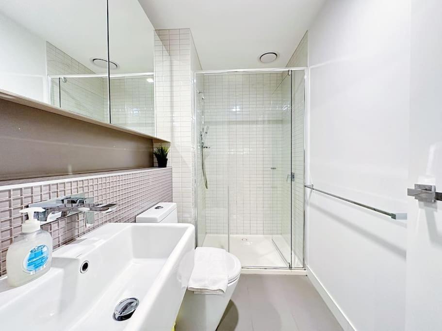 Skyrise View 2br Southern Cross Melbourne
