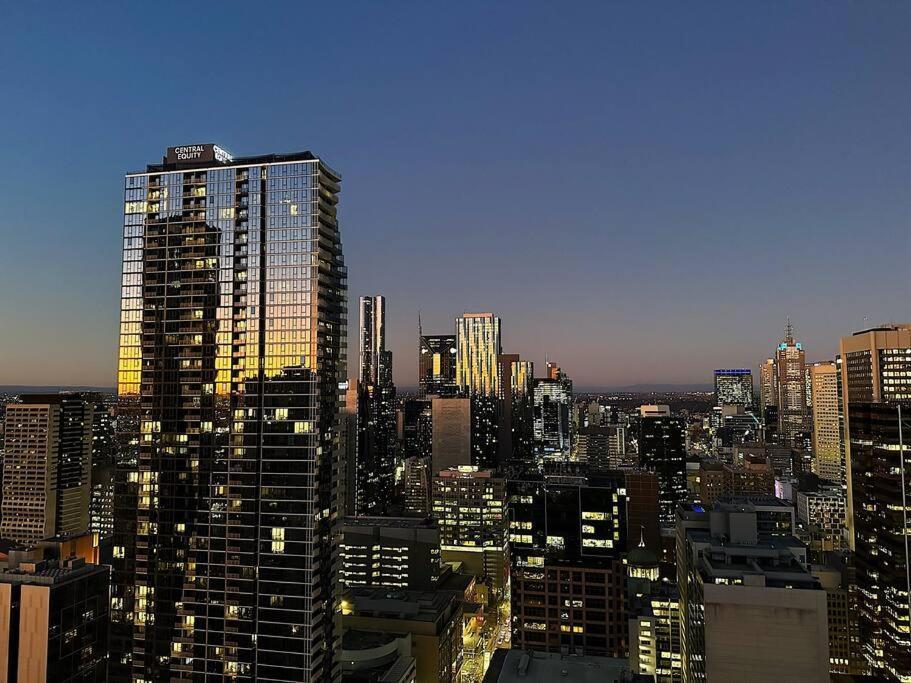 Skyrise View 2br Southern Cross Apartment Melbourne