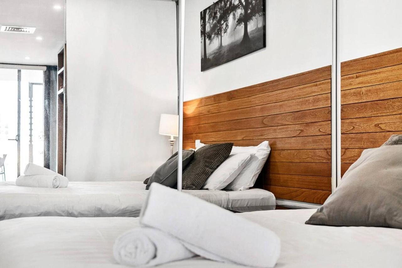 The Patio Place Near Crown Casino With Parking Apartment