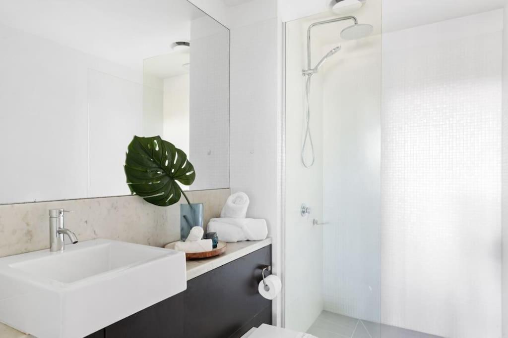 Urban Uptown: Stylish Richmond Apartamento Melbourne