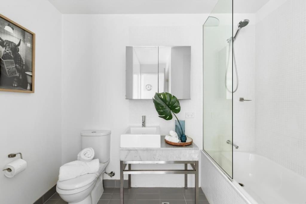 Urban Uptown: Stylish Richmond Apartamento *