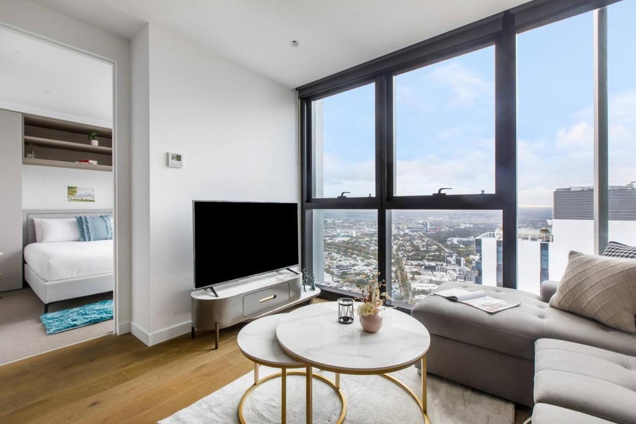 The View On Elizabeth - Chic Centre Living Apartment