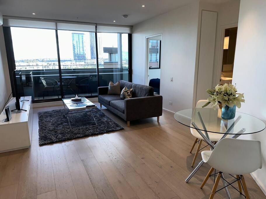 Wyndel One Bedroom Mel83510s Apartment *