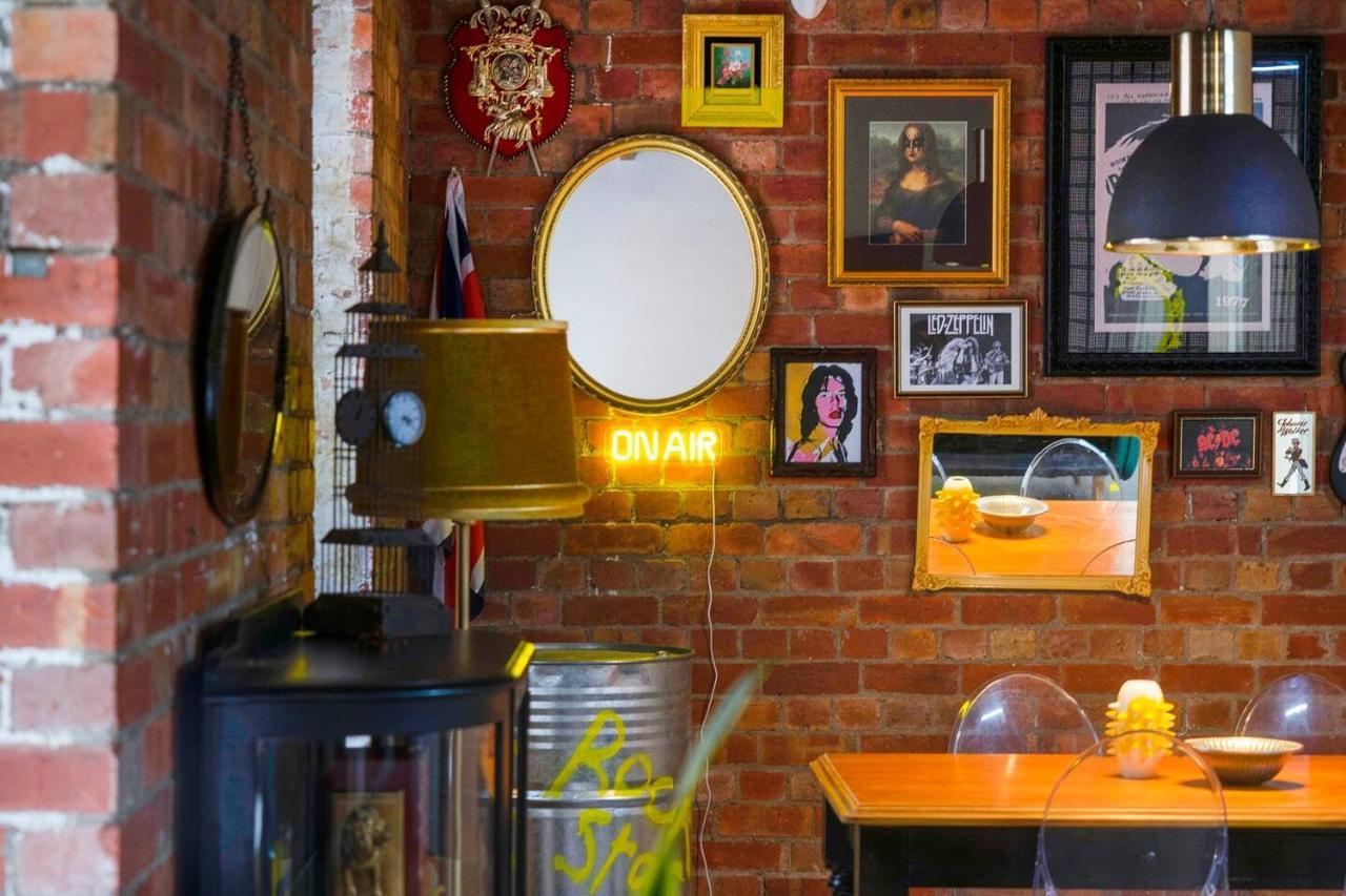 'the York' Industrial Warehouse Chic On The Yarra Apartment *