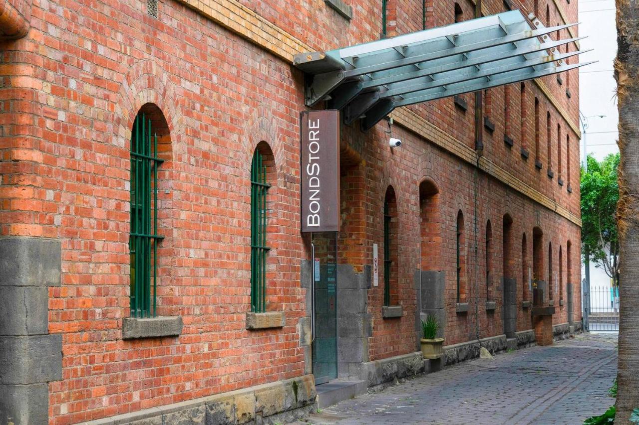 'the York' Industrial Warehouse Chic On The Yarra Apartment