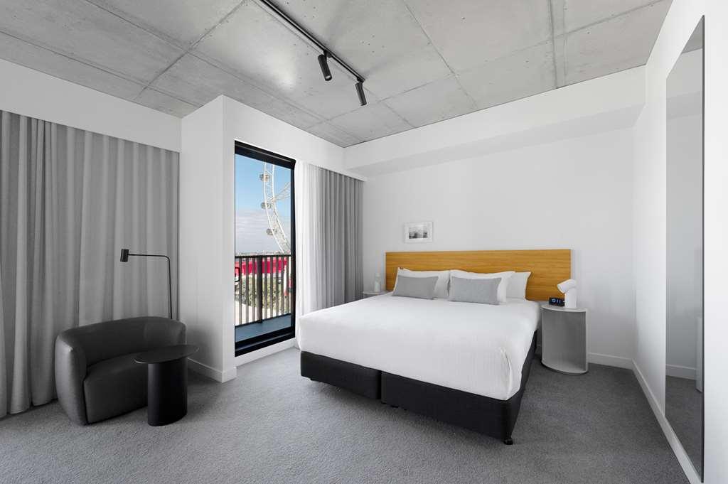 Nesuto Docklands 4*