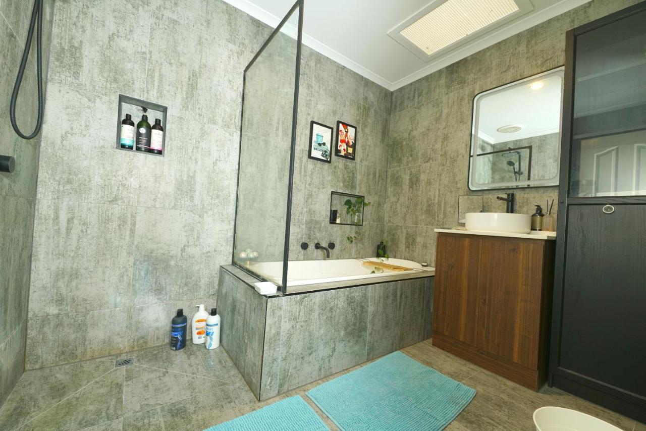 Fawkner Modern 3br House Netflix Wifi Parking Holiday home