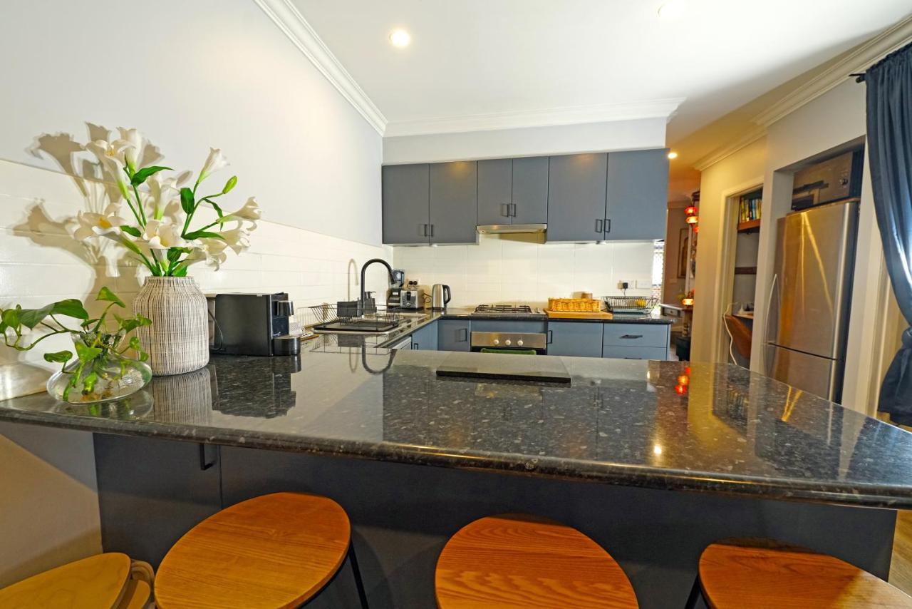 Fawkner Modern 3br House Netflix Wifi Parking Holiday home *