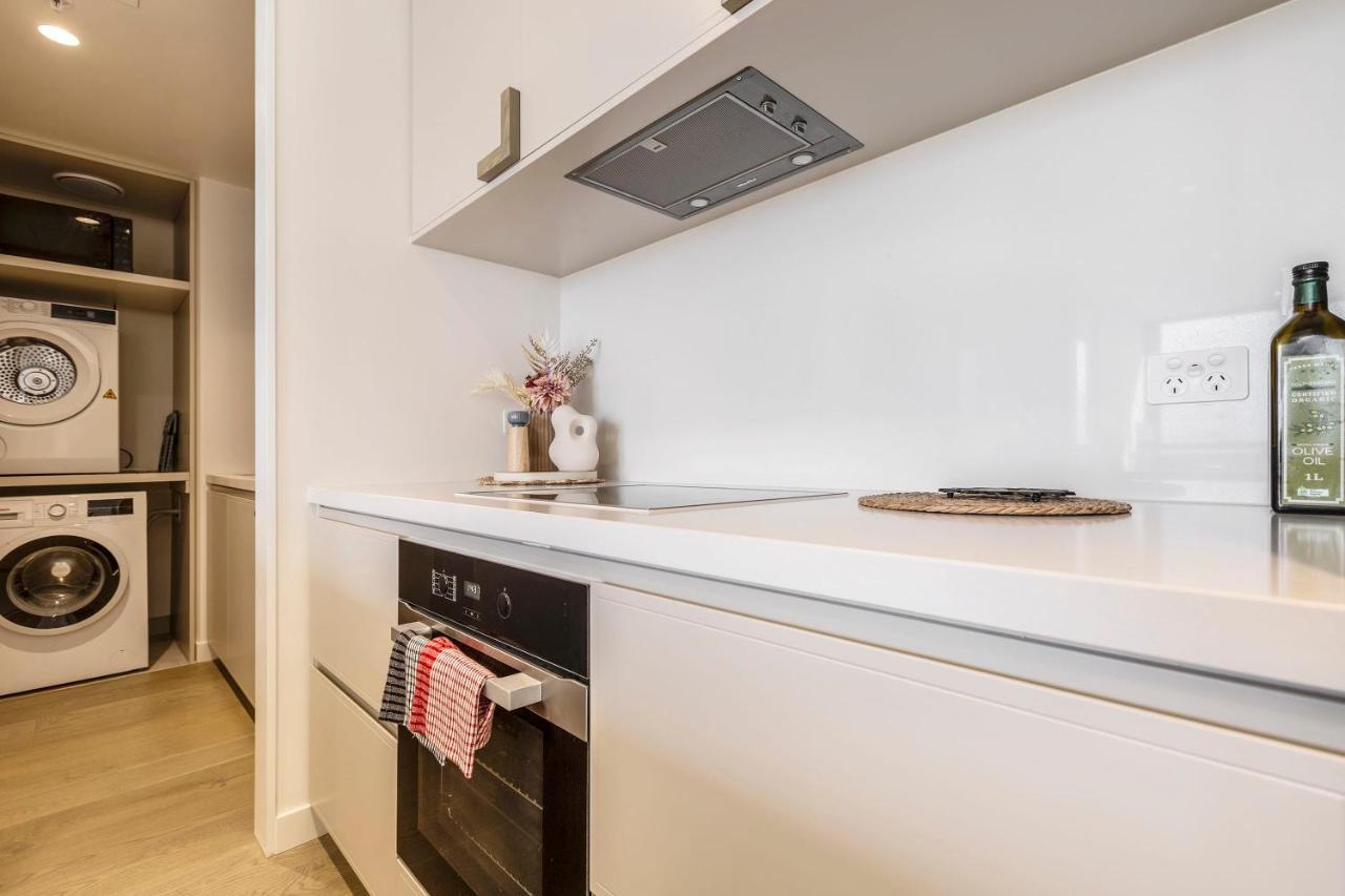Moonee Valley Park With Parking Apartment *