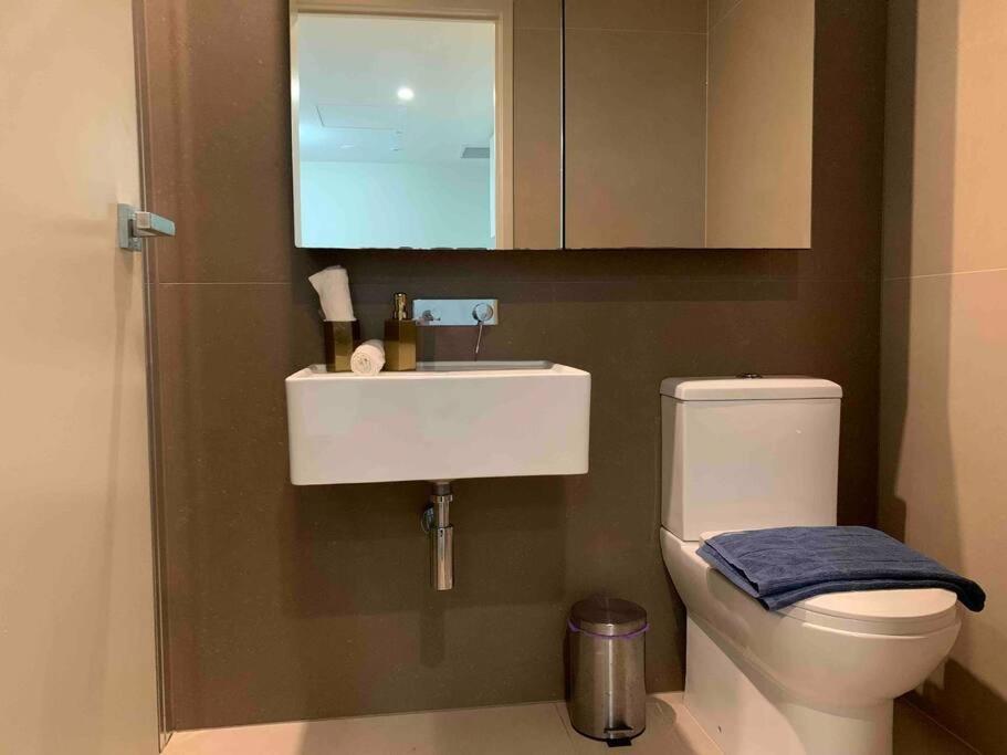 Apartment Breathtaking Sea/city Views 1b Mel Cbd Near Crown, Dfo, Southern Cross *
