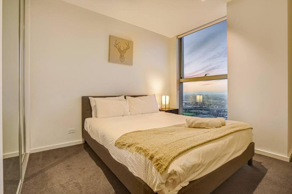Sub-penthouse 3b2b2carpark City-harbor View Melbourne