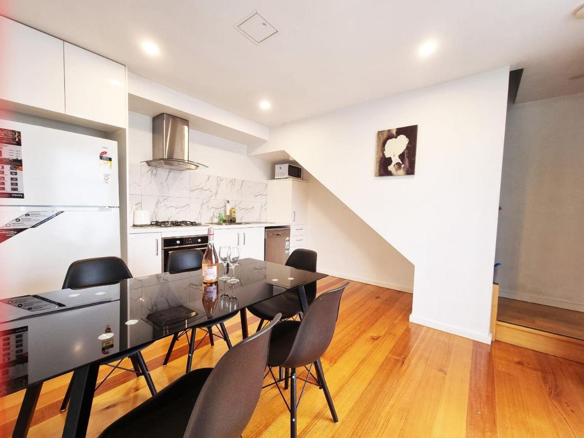 Rosie Townhouse At Gordon - Prime Location * Melbourne