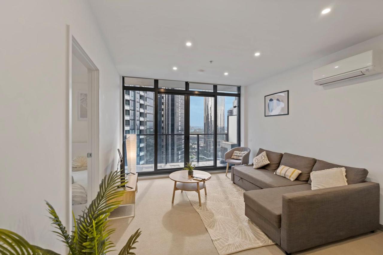 Apartment Southbank With Skyline View: 5-min Walk To Crown Casino *