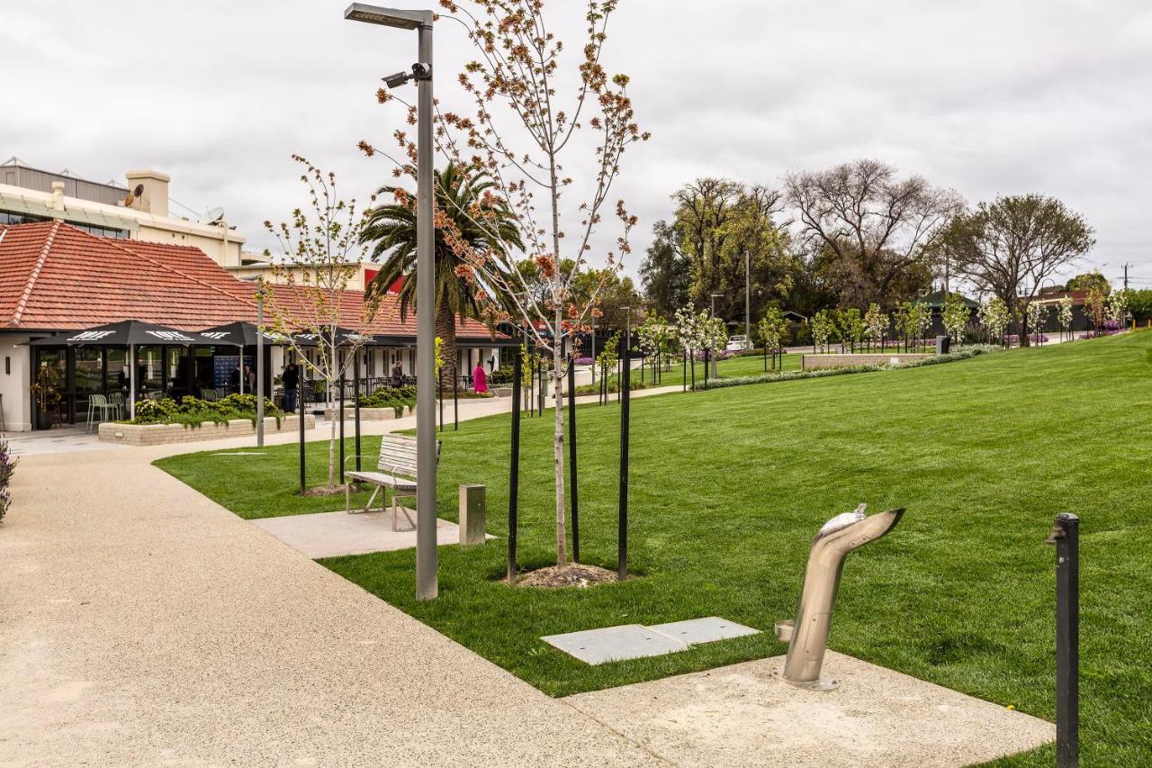 Apartment Moonee Valley Park With Parking *