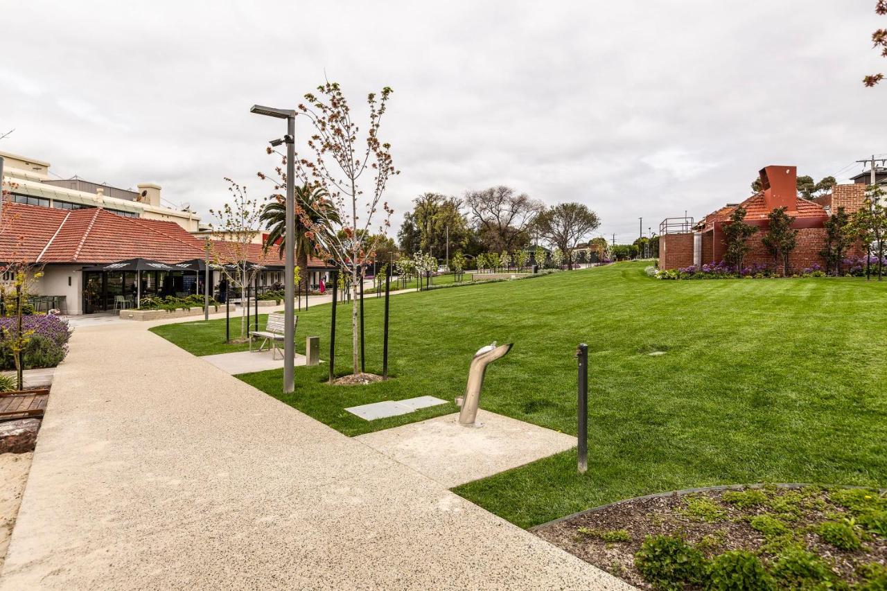 Moonee Valley Park With Parking Apartment *
