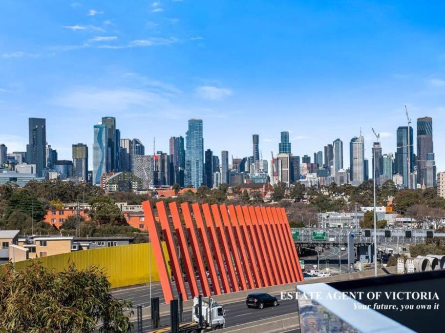 Amazing Views - Booking18th Floor Apartment Melbourne